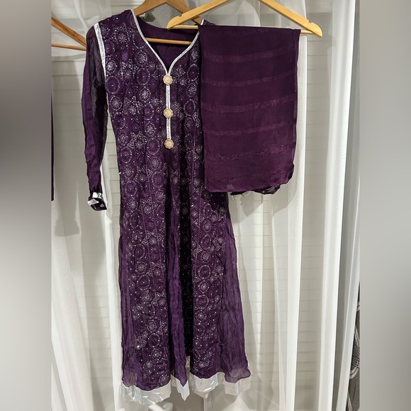 Magenta Chiffon White Embroidered Shalwar Kameez 3-Piece Suit